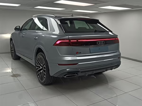 2025 Audi Q8 45TDI quattro tiptronic Platinum Edition